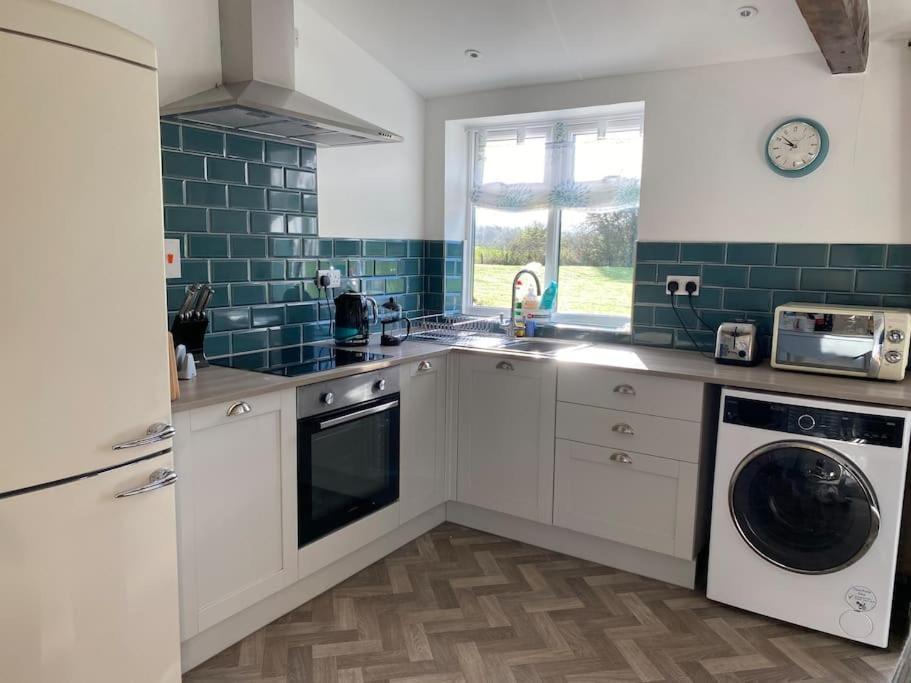 Adlington South Cottage - Garden, Views, Parking, Dogs, Cheshire, Walks, Family מראה חיצוני תמונה